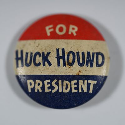 Sale Photo Thumbnail #254: Huck Hound For President Pin Pinback