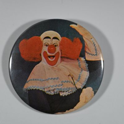 Sale Photo Thumbnail #214: Bozo the Clown Celluloid Pinback