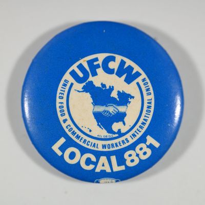 Sale Photo Thumbnail #303: UFCW Local 881 Pin
