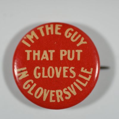 Sale Photo Thumbnail #223: Chesterfield Cigarettes - Gloves in Glovesville Pin