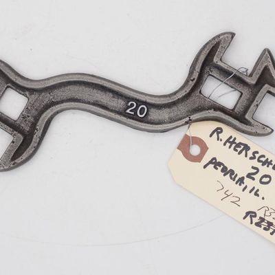 Sale Photo Thumbnail #741: 7.25''L "20" H.V. McKay?