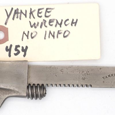 Sale Photo Thumbnail #454: 5.625''L "Yankee Wrench" bicycle wrench