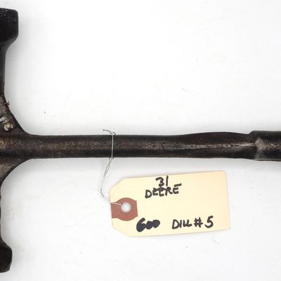 Sale Photo Thumbnail #600: 8.5''L "31" Deere T-shaped socket wrench