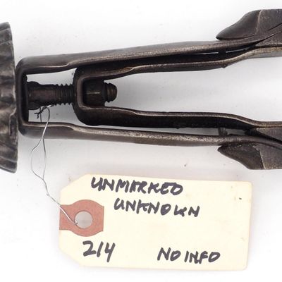 Sale Photo Thumbnail #214: 4.25''L Unknown, unmarked buggy wrench