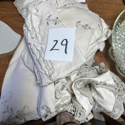 Sale Photo Thumbnail #26: Matching Vintage Table Linens