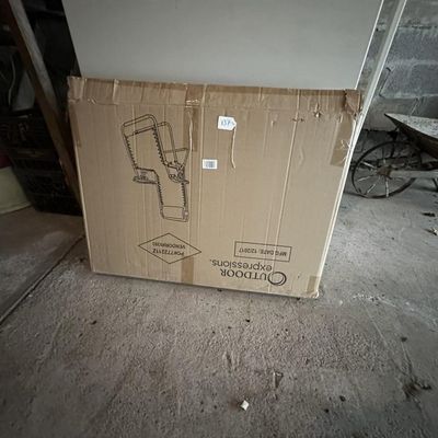 Sale Photo Thumbnail #135: Zero Gravity Folding Chair NIB