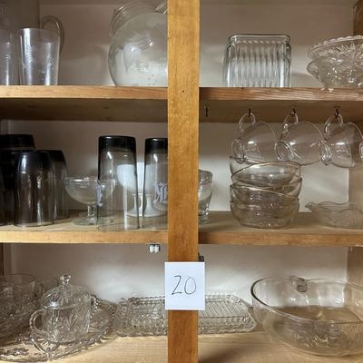 Sale Photo Thumbnail #17: Pickers Rights of Cabinets