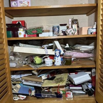 Sale Photo Thumbnail #83: Pickers Rights of Cabinet, Take only what you