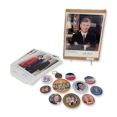 Sale Photo Thumbnail #681: 18pc Collection of Republican Presidential Campaign Ephemera and Buttons