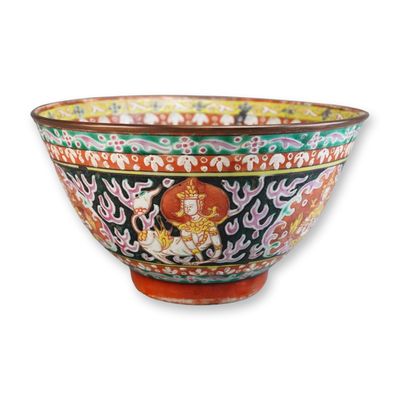 Sale Photo Thumbnail #154: 18th-19th Century Chinese Famille Rose Bencharong Bowl