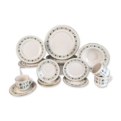 14pc Royal Doulton Fine China Service, Tapestry