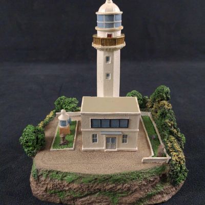 Sale Photo Thumbnail #200: Danbury Mint Kan Non Zaki Japanese Lighthouse