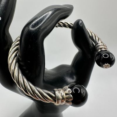 Sale Photo Thumbnail #342: Italy 925 Sterling Silver Twisted Cable Onyx Ball Ends Bracelet