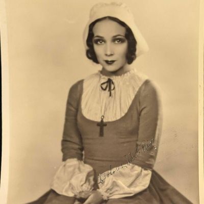 Sale Photo Thumbnail #168: Autographed Dolores Del Rio Publicity Photo