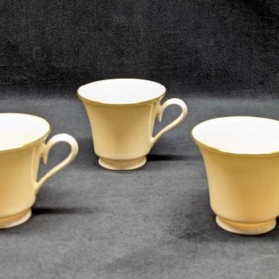 Sale Photo Thumbnail #197: 5 Lenox Special Bone China Cups