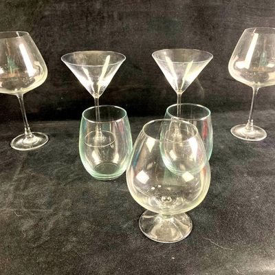 Sale Photo Thumbnail #201: Set of (7) Drinking Glasses