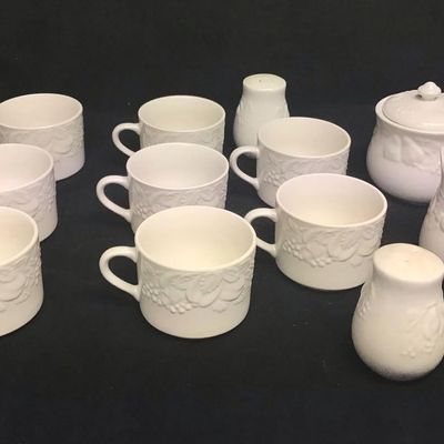 Lot of 12 Porcelain Tea Dining set from Fruit De Blanc 1995