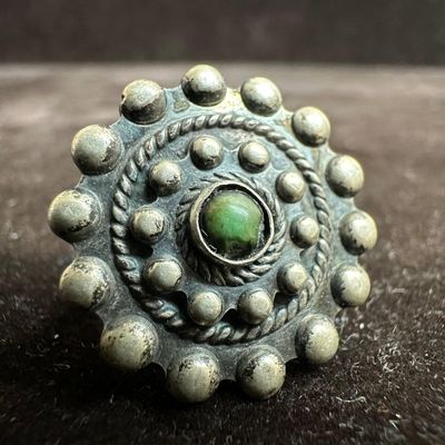 Sale Photo Thumbnail #157: Artisan Southwestern Style Silver Ring Single Green Turquoise Stone T97