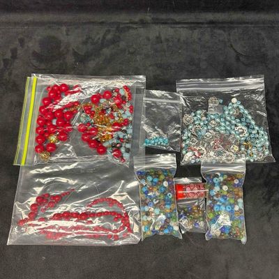 Sale Photo Thumbnail #122: Collection of Costume Jewelry Beads Set of 100 Plus Pieces