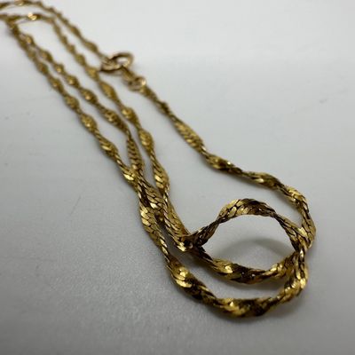 Sale Photo Thumbnail #178: 14K Gold Twist Chain Style Italian Necklace V79