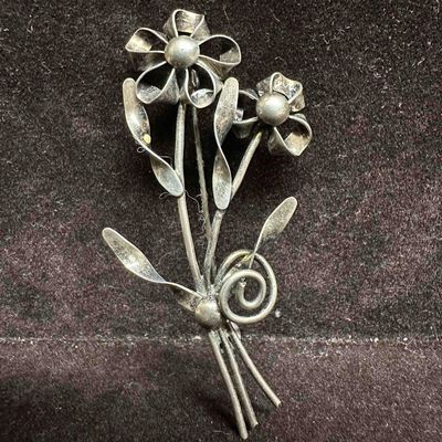 Sale Photo Thumbnail #134: Sterling Silver Dual Flower Brooch H43