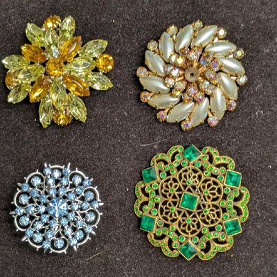 Sale Photo Thumbnail #383: Vintage Gold Silver Tone Rhinestone Unsigned Brooch Pin Lot Of 4