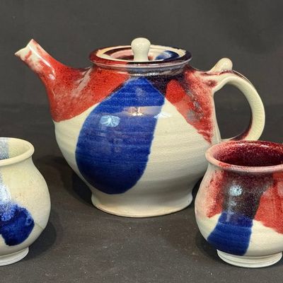 Sale Photo Thumbnail #124: Taylor, Glenda (1954-2015) Tea pot/4cups, ceramic