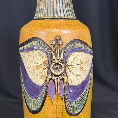 Sale Photo Thumbnail #143: Schlyer, Michael, large butterfly jar, 2016 stoneware