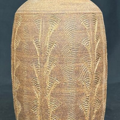 Sale Photo Thumbnail #127: Wright, Jack (1923-2015) brown jar, stoneware