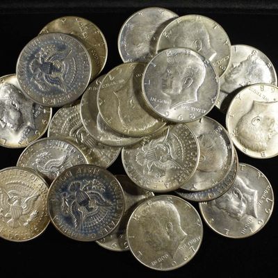 Sale Photo Thumbnail #358: (20) 40% SILVER KENNEDY HALF DOLLARS