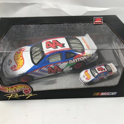 Sale Photo Thumbnail #400: Hot Wheels Racing 1999 NASCAR #44 Special 2-pack
