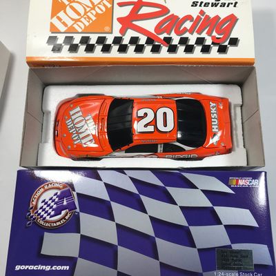 Sale Photo Thumbnail #266: 1999 Tony Stewart #20 Home Depot Limited Edition
