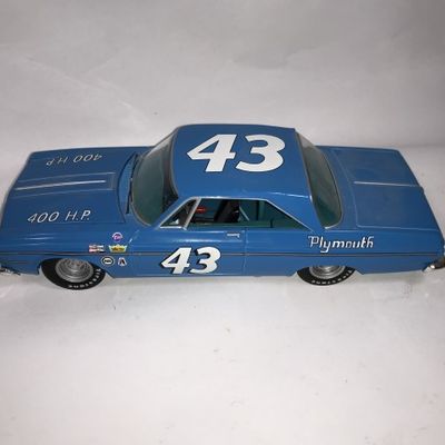Sale Photo Thumbnail #369: Richard Petty #43 Plymouth Belvedere 1964