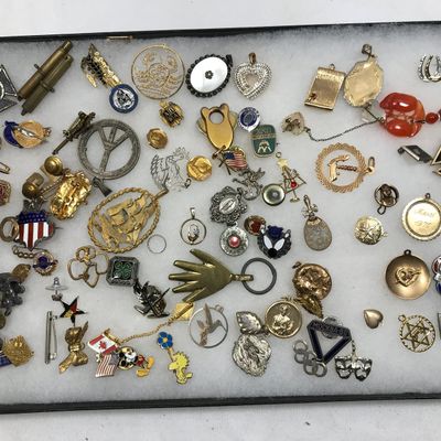 Pins & Pendants Collection: Military,