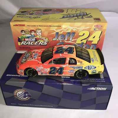 Sale Photo Thumbnail #263: Jeff Gordon #24 Dupont NASCAR Racers in org box