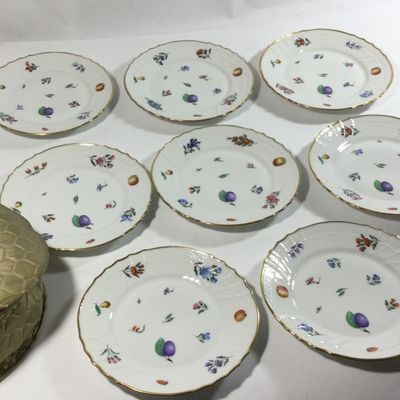 Sale Photo Thumbnail #142: Richard Ginori Crafted in Italy Plate Collection