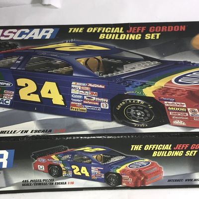Sale Photo Thumbnail #310: Jeff Gordon Mega Blocks Building Set