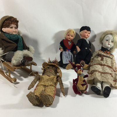 Sale Photo Thumbnail #147: Doll Collection