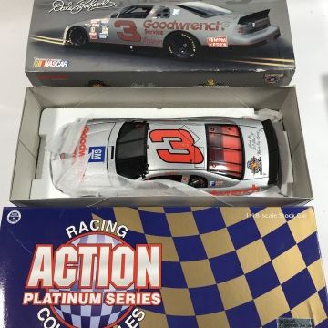 Sale Photo Thumbnail #294: Dale Earnhardt #3 Goodwrench Silver Select LE