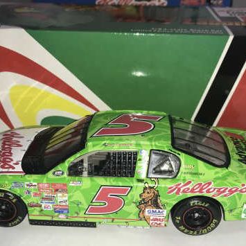 Sale Photo Thumbnail #362: Terry Labonte #5 Kellogs / Grinch 2000 Monte Carlo