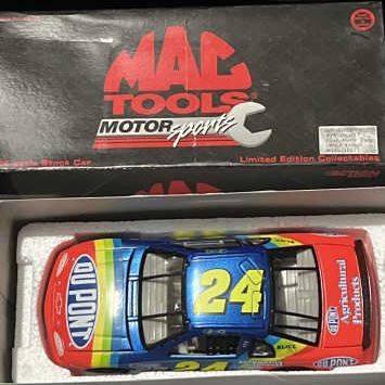 Sale Photo Thumbnail #301: Jeff Gordon #24 DuPont MAC Tools 1997 LE
