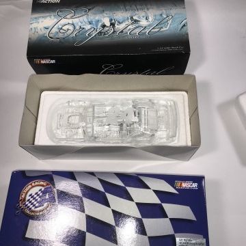 Sale Photo Thumbnail #220: Jeff Gordon #24 Crystal DuPont 1999 Monte Carlo
