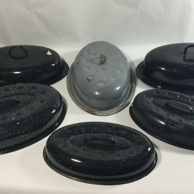 Sale Photo Thumbnail #136: Granite-ware Roasting Pans Collection