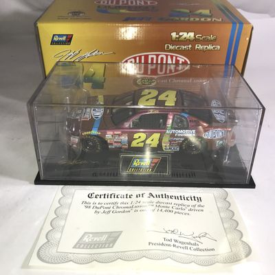 Sale Photo Thumbnail #257: Jeff Gordon #24 DuPont Chromalusion 1998