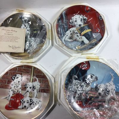 Sale Photo Thumbnail #175: Princeton Gallery Dalmatian Dog Plates