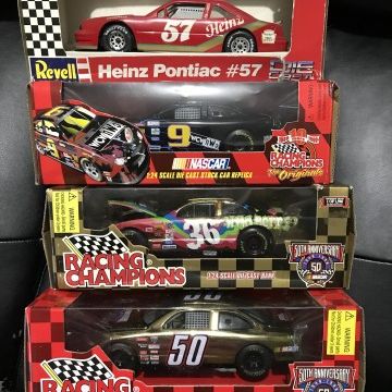 Sale Photo Thumbnail #292: NASCAR Die-Cast 4 Car Collection - 3 Racing Champs