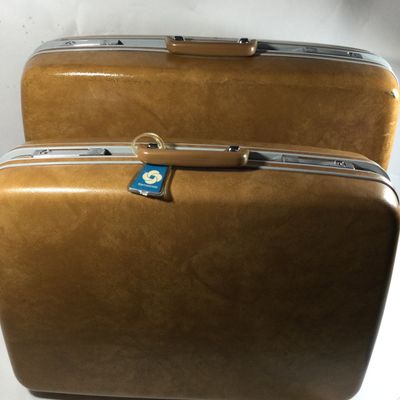 Sale Photo Thumbnail #137: Vintage Samsonite profile hard side luggage