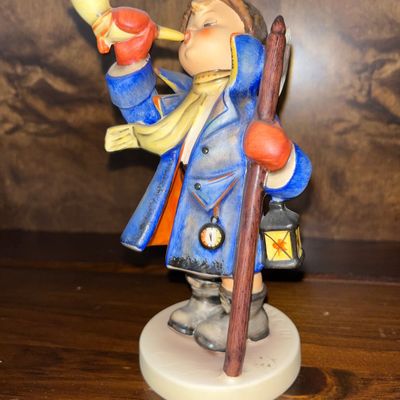 Sale Photo Thumbnail #196: Hummel Hear Ye Hear Ye 15/I