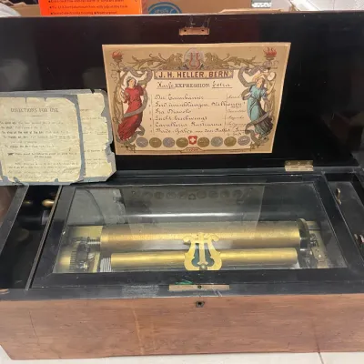 SWISS MUSIC BOX