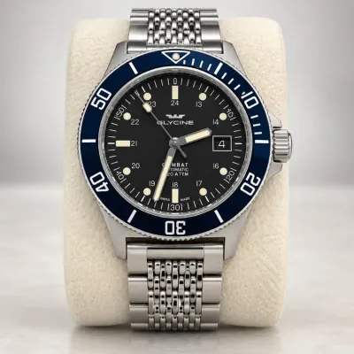 Glycine Combat Automatic 20 ATM Swiss Made Diver Watch with Stainless Steel Bracelet